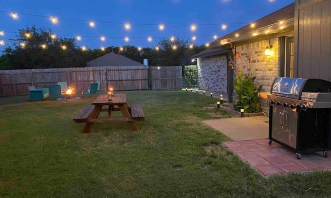 North Richland Hills Casa | Cozy DFW Duplex, central location, kids, pets