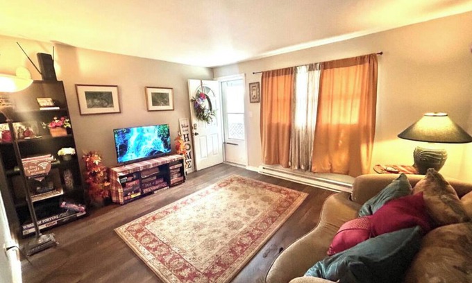 Pittston Apartamento | Downtown Pittston Near Hospitals w Laundry