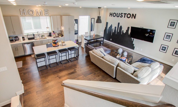 Northside Casa | Cozy Downtown Townhome