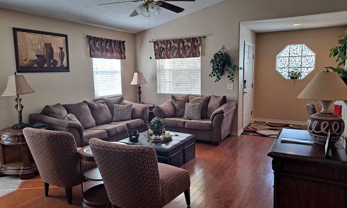 North Northwest Pensacola Cabaña | Cozy Dream Cottage/short distance from beautiful white sand beaches