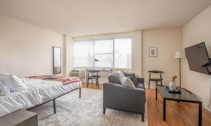 Downtown West Apartamento | Cozy DT Studio with City View by Zencity
