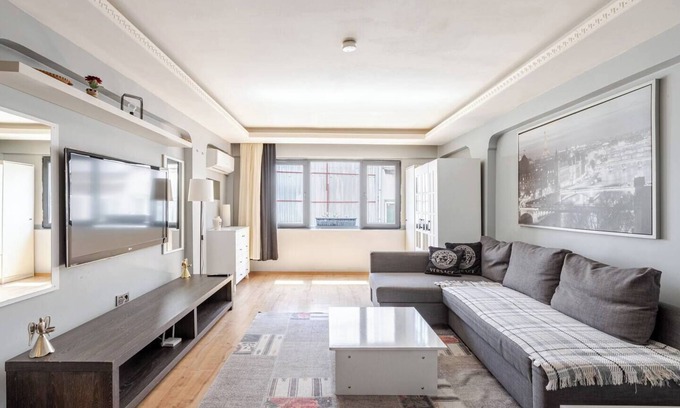 Bomonti Apartamento | Cozy Duplex Apartment w/Elevator&Patio Near Metro