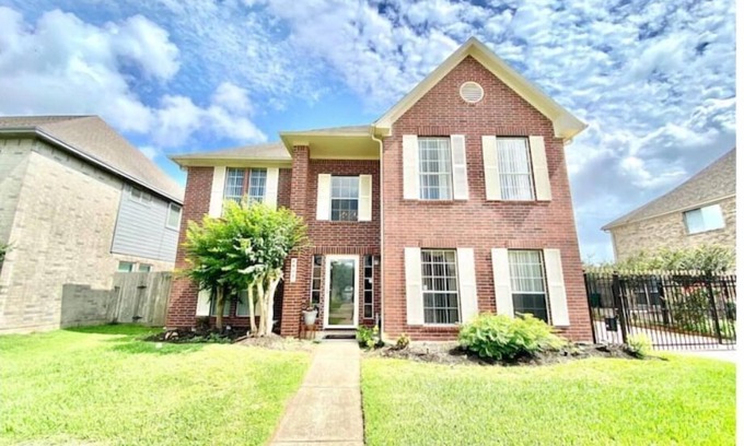 Pasadena Casa | Cozy Duplex Close to Hobby, Lagoon, NASA, Beaches!