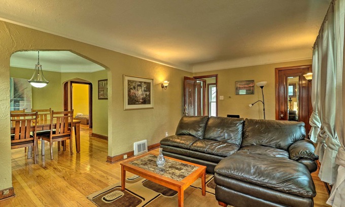 Ferndale Apartamento | Cozy Duplex: Half Mi to Magic Bag & Woodward Ave!
