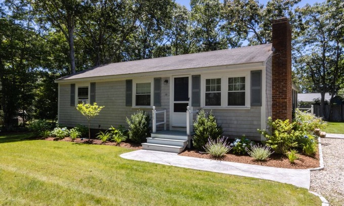 East Falmouth Cabaña | Cozy East Falmouth Cottage on the Seacoast Shores