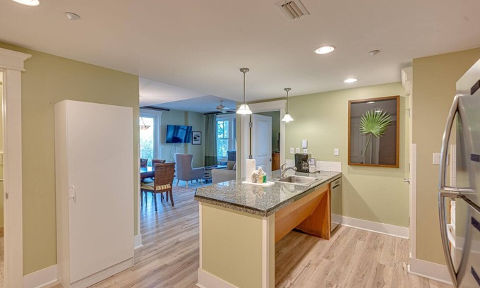 Villa Lago Condominio | "Cozy Elegance: 2BR | 2BA Lasata Condo with Bay Views" at Sandestin Golf and Beach Resort!