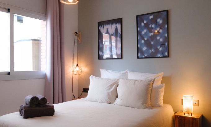 Collblanc y La Torrassa Apartamento | Cozy Appartement near Camp Nou+Underground Parking
