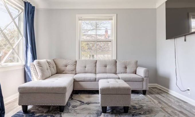 Euclid Casa | Cozy Euclid Home Near Lakefront