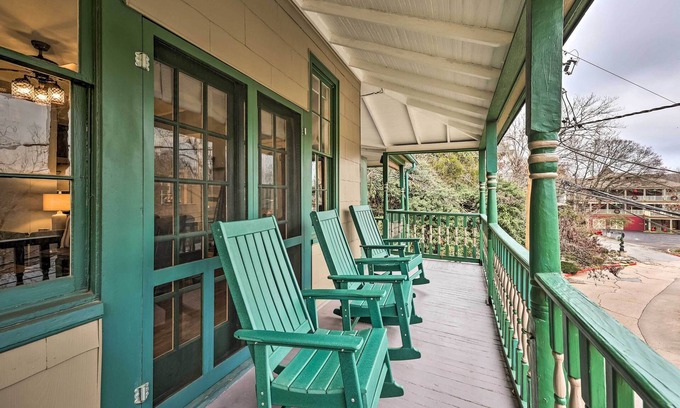 Eureka Springs Historic District Cabaña | Cozy Eureka Springs Cottage, Walk to Dtwn!