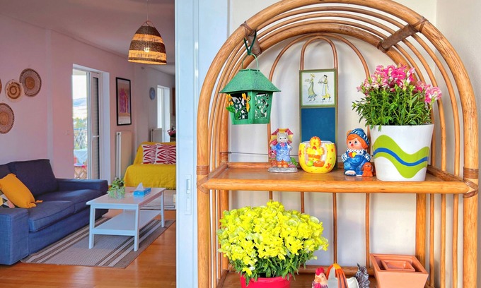 Agia Paraskevi Apartamento | Cozy fairytal garden apartment, Family Friendly, Free Parking, 15 Min to Airport