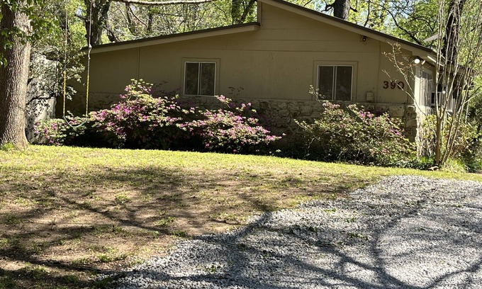 Pangburn Cabina | Cozy family fish camp on the Little Red River, a premier trout fishing stream!
