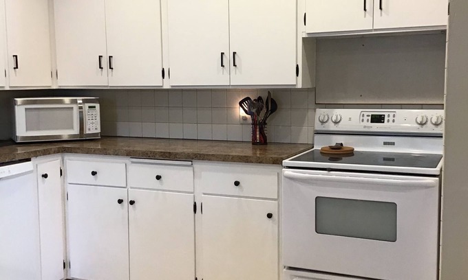 Carroll Casa | Cozy family friendly home, with large private backyard. Two family rooms.