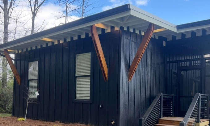 Tracy City Cabaña | Cozy family friendly 2 bedroom lakefront cottage in charming Tracy City TN