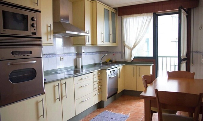 Baiona Apartamento | Cozy Family Haven: 100m to Beach, Patio for Kids, Fully Equipped, Great Views