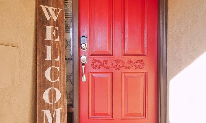 Lodi Casa | Cozy Family Retreat: Coffee Bar, Game Room and Pet Friendly
