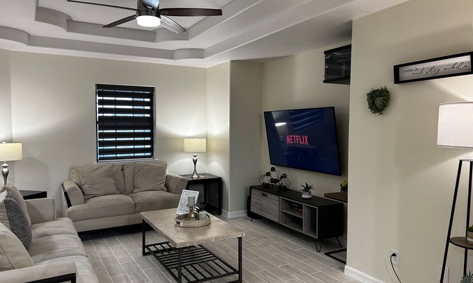 Pharr Casa | Cozy Family-sized Townhome