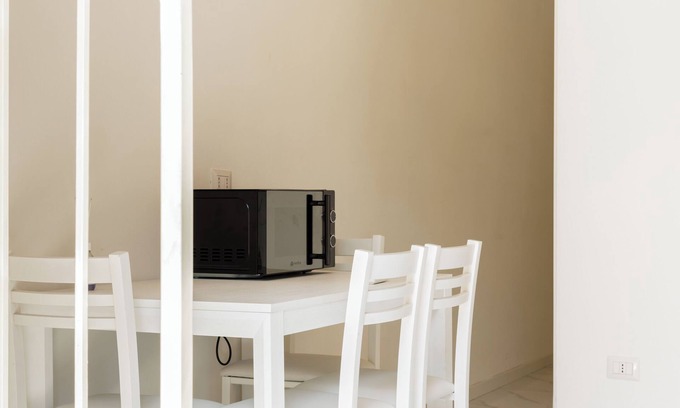 Milan Casa | Cozy flat, metro M4, 10min to Centre, 3 to Linate