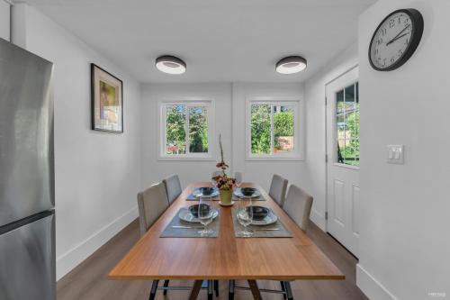 Dunbar Casa | Cozy four bedroom House in Vancouver West