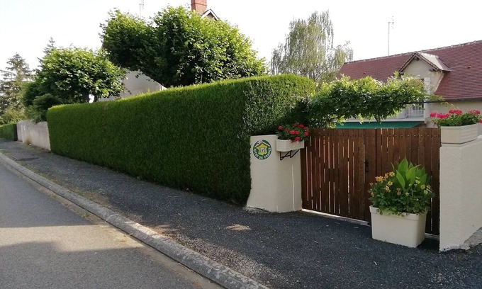 Saint-Hilaire-sur-Benaize Cabaña | Gîte Confortable avec Jardin et Pêche Privée - Saint-Hilaire-sur-Benaize
