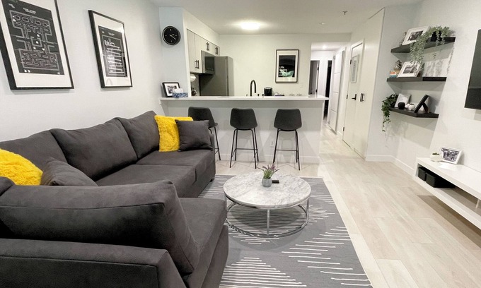 Village North Casa | Cozy fully renovated townhome,free parking. Minutes away from Whistler Village.