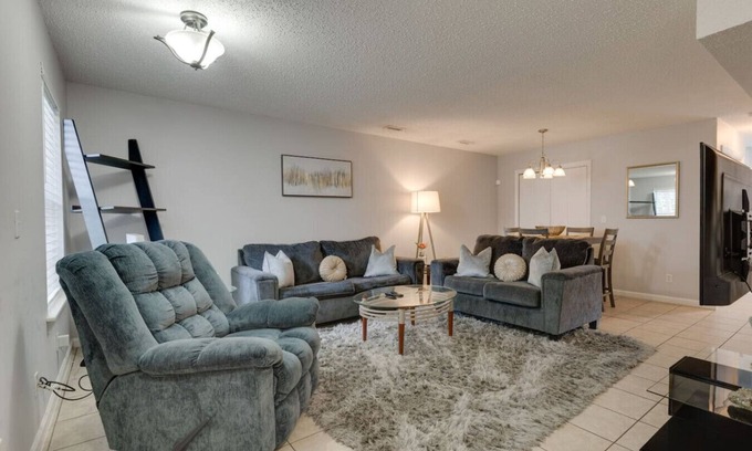 Hope Gardens Apartamento | Cozy & Fun Apartment by Broadway, Room for 6!