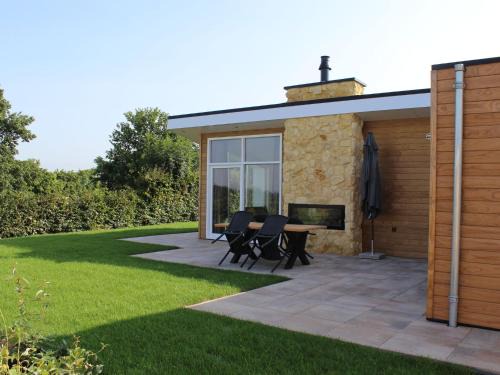 Gasthuis Casa | Cozy Garden Home w Fireplace