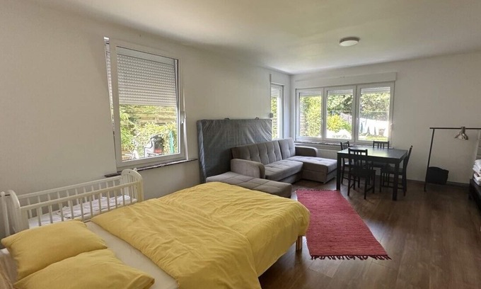 Oosterveld Apartamento | Cozy Garden Retreat - Family Friendly Studio with city access