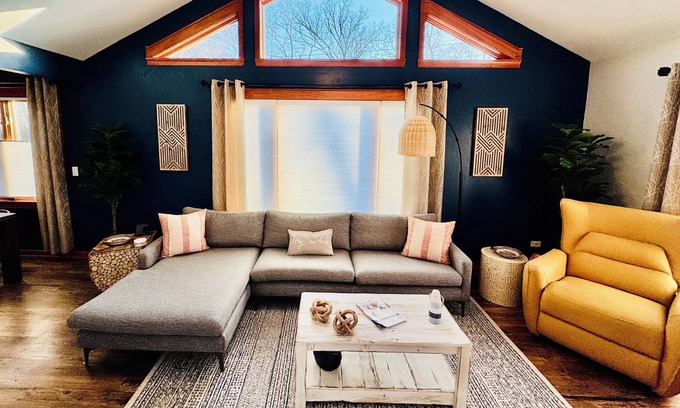 Twin Lakes Casa | Cozy Getaway by the Lake
