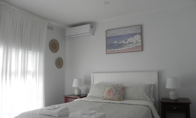 Frankston Casa | Cozy Getaway in Frankston. Just 5-minute walk to the beach!