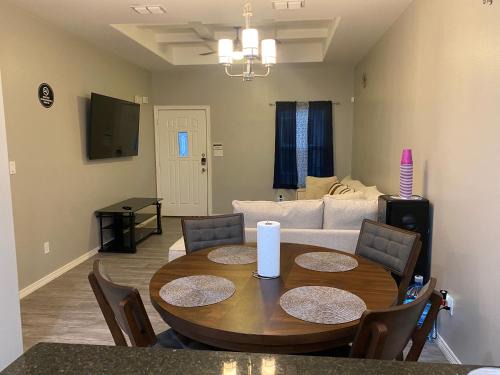 Edinburg Apartamento | Cozy Getaway with King Bed near UTRGV