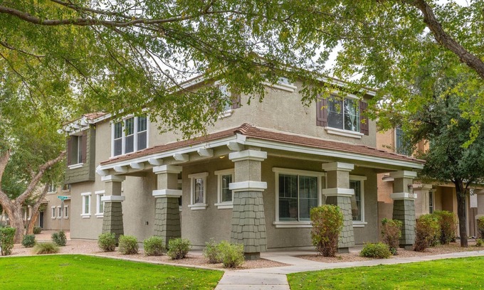Gateway Village Casa | Cozy Gilbert Home - Upgraded + Modern & Pet Friendly!