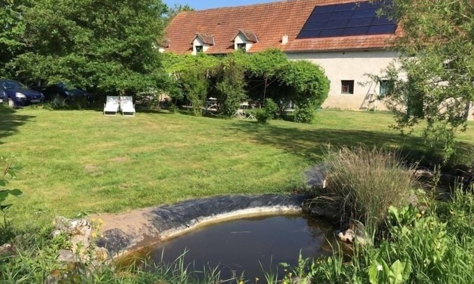 Mauvieres Cabaña | Encantadora casa de campo con amplio terreno compartido y chimenea en el corazón del Parque Natural de Brenne