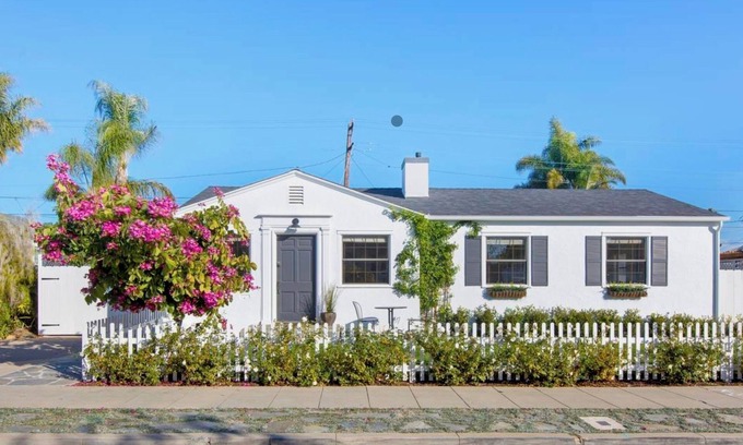 Crown Point Cabaña | Cozy Green Centralized Coastal Sanctuary in Crown Point/Pacific Beach San Diego
