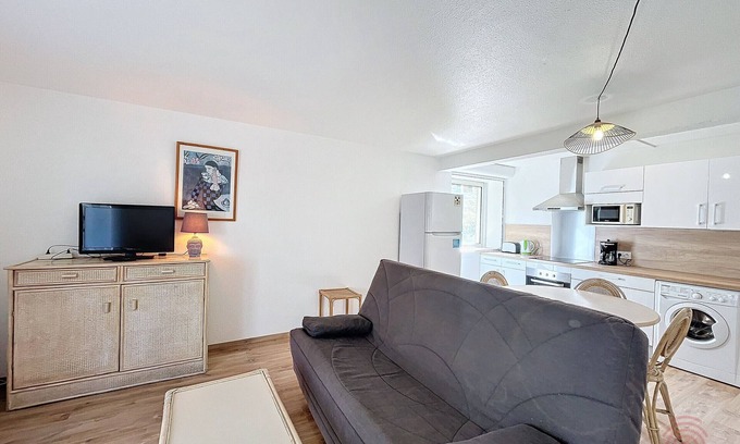 Lamalou-les-Bains Apartamento | Apartamento con Terraza, Cerca del Centro y Termas en Lamalou-les-Bains