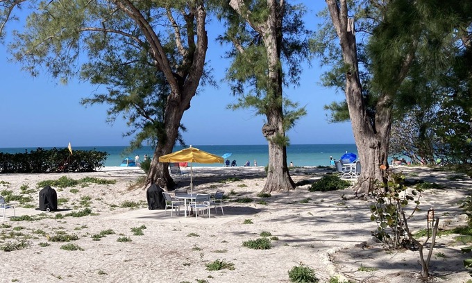 Holmes Beach Apartamento | Anna Maria Island- Beach View Apartment- Acceso privado a la playa
