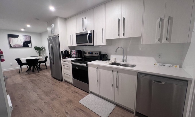 Tuscany Casa | Cozy guest suite, walking trails, mins from Canada Olympic Park & Banff