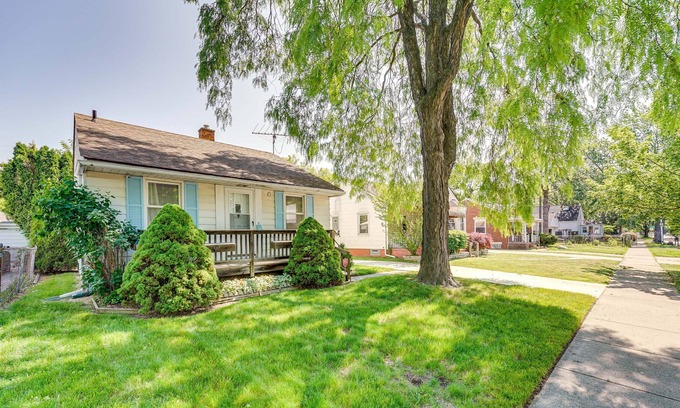 Harper Woods Casa | Cozy Harper Woods Home ~ 12 Mi to Downtown!