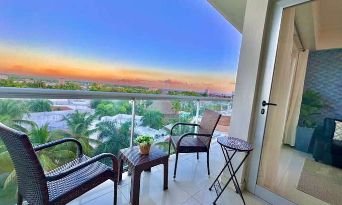 Boca Chica Apartamento | Cozy Hideaway Condo, Full AC, Fast Wi-Fi, Pool, 5 min to Beach