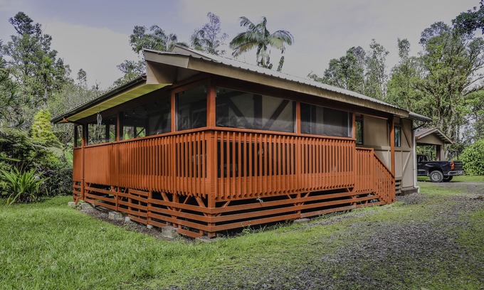 Fern Acres Casa | ACOGEDORA EN EL HUERTO DE OHIA, UBICADA ABAJO ABAJO DEL PARQUE NACIONAL DEL VOLCÁN