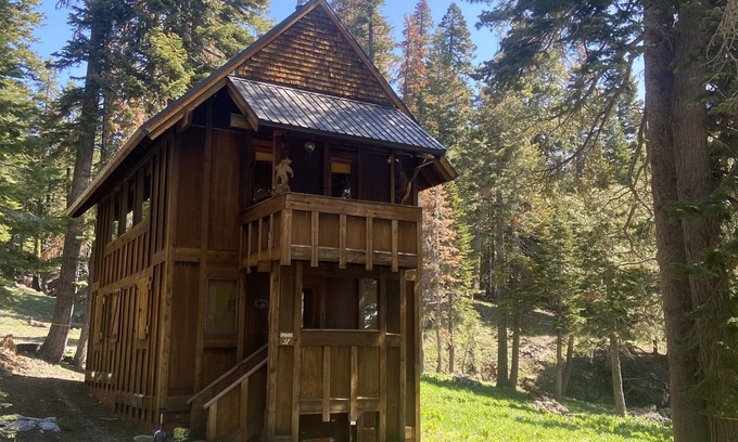 Bear Valley Cabina | Cozy Historic Bear Valley Cabin