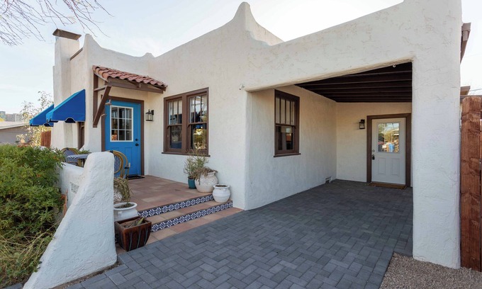 Encanto Casa | Cozy historic home centrally located. Pet friendly! Beautiful outdoor fireplace.