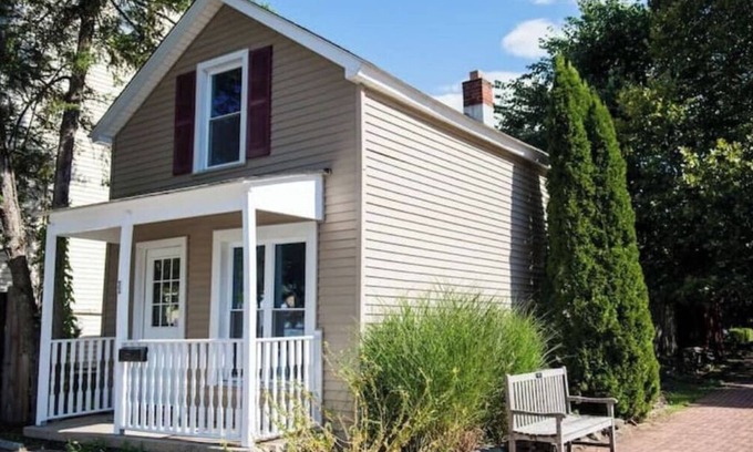 Hyde Park Casa | Cozy Historic Piersaull House - Charming & Quirky!