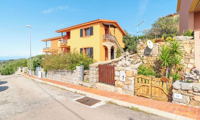 Barrabisa Apartamento | Acogedor apartamento vacacional "Conchiglia Verde" con balcón, vistas al mar y Wi-Fi