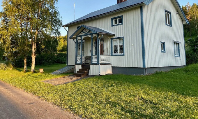 Stromsund Municipality Casa | Cozy holiday home situated along a quiet side road of the popular Vildmarksvägen
