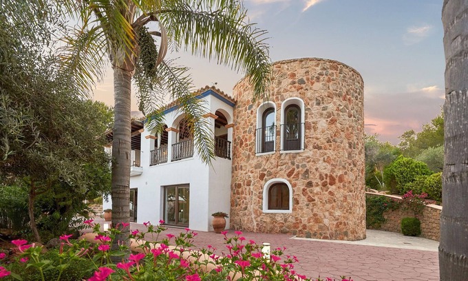 Sant Antoni de Portmany Casa | Cozy home in Sant Antoni de Portman