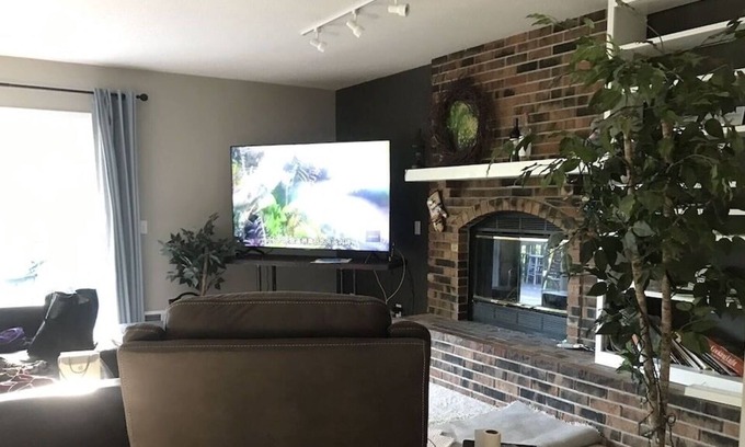 East Bloomington Casa | Cozy home by airport mall of America
