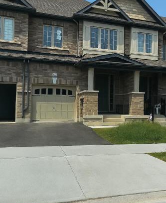 Kitchener Casa | Cozy Home for 10 people