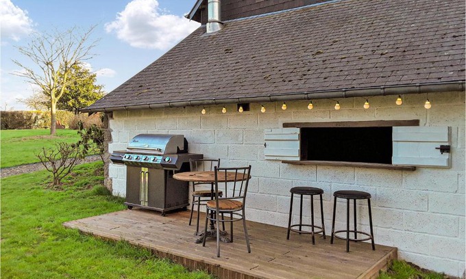 Saint-Brice-de-Landelles Casa | Cozy Home In Saint-Brice-De-Landell