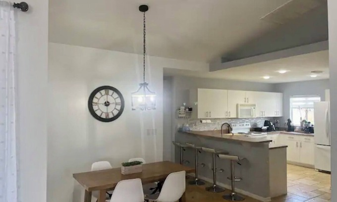 Mariner Casa | Cozy Home, Heated Pool, 3 bedrooms, 5 beds Family friendly!