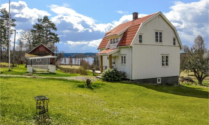 Arjang Casa | Cozy Home In Årjäng With Kitchen
